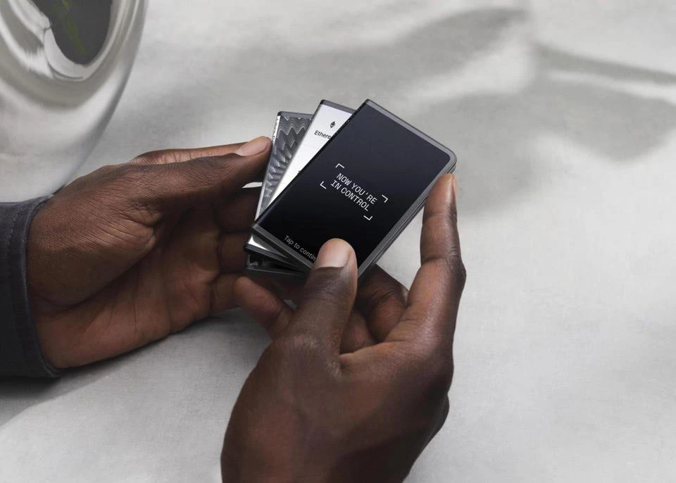 Crypto’s iPod Moment: Former Apple Designer Takes On Hardware Wallet