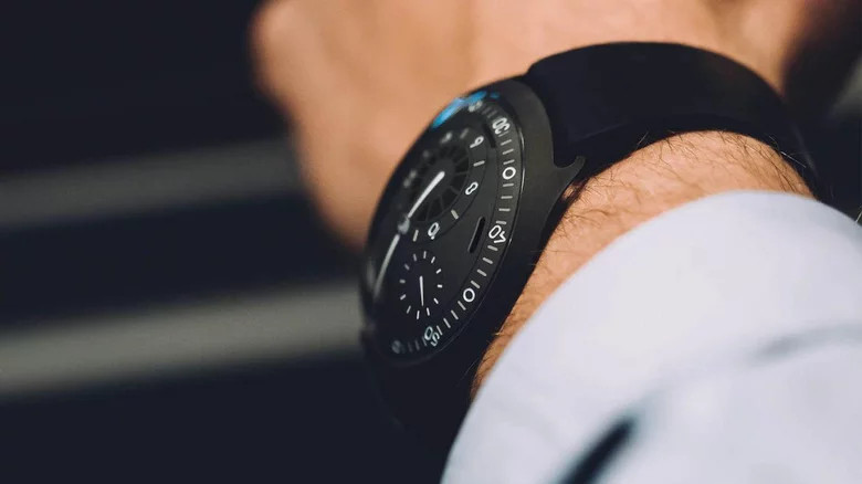Ressence’s Type 2 solar-powered mechanical smartwatch costs more than a car